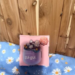 Gui Gui Purple Slime with Penguin Figurines